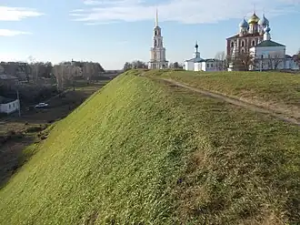 Успенский собор и колокольня с Кремлёвского вала.