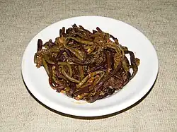 Салат из маринованного папоротника-орляка