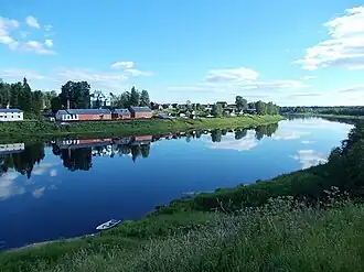 Берег реки Сясь в Колчаново. 2012 год