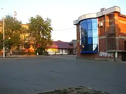 Автостанция и окружающие её магазины