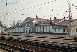 Вокзал станции (вид со стороны платформы)