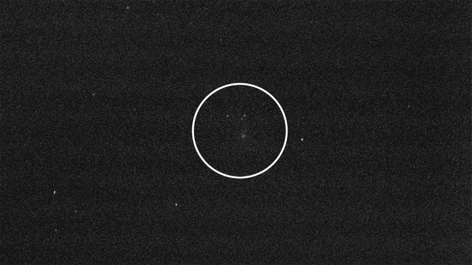 Анимация из двух снимков с разной экспозицией, снятая марсоходом Оппортьюнити 19 октября 2014 года на расстоянии 139 500 км