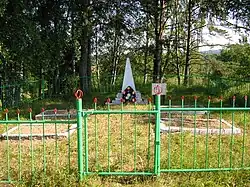 Братская могила советских воинов, погибших в борьбе с фашистами