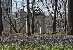 Западная беседка-ротонда