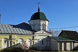 Угловые башни