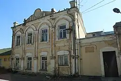 Жилой дом свечного завода