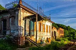 Дом А.Ф. Сергеева с каменными воротами