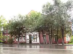 2-этажное каменное здание