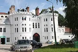 Фрагмент крепостной стены с западными воротами