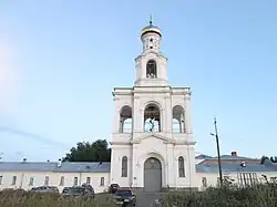 Надвратная колокольня