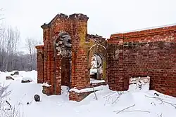 Конюшня со служебными и жилыми помещениями