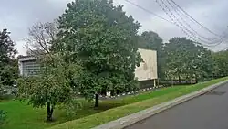 Корпус со спортзалом, административными помещениями