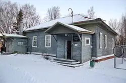 Деревянный жилой флигель (Комната-музей художника В.А. Серова в Домотканово)