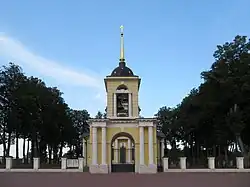 Надвратная колокольня