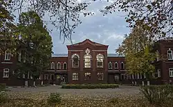 Богадельня морозовской мануфактуры с церковью Тимофея Апостола