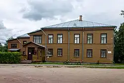 Дом, в котором в 1941 г. был сформирован Олонецкий истребительный батальон