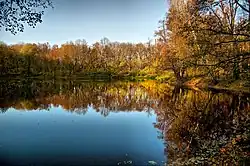 Парк с прудами