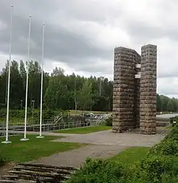 Памятник-стела, установленный в честь реконструкции в 1968 г. Сайменского канала