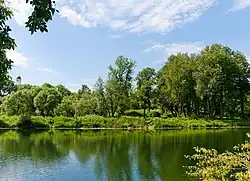 Парк с прудами