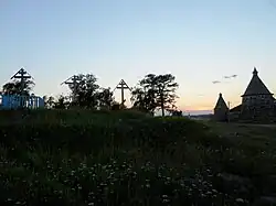 Территория монастырского кладбища с церковью Преподобного Онуфрия Великого и оградой