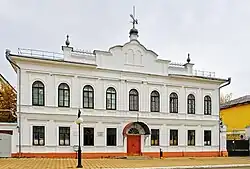 Главный учебный корпус с церковью