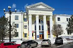 Спортивный комплекс с закрытым плавательным бассейном Дома офицеров Советской армии