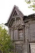 Жилой дом с резьбой