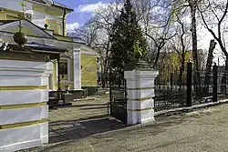 Ограда с воротами