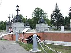 Мост с грифонами (мост въездной с четырьмя торшерами и грифонами)