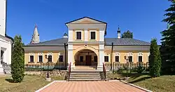 Настоятельский корпус