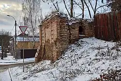 Ограда с четырьмя башнями