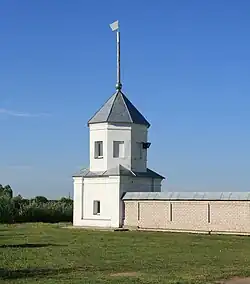 Стены и башни (остатки)