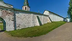 Прясло стены между юго-восточной башней и южными воротами