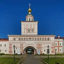 Церковь Архангела Михаила (надвратная)